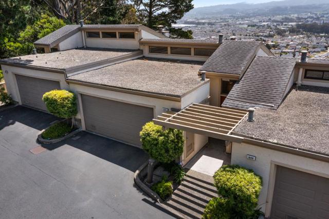 647 Stonegate Drive, South San Francisco CA: https://media.crmls.org/mediaz/40cea7be-2dee-4e4e-a3b7-a71296369753.jpg