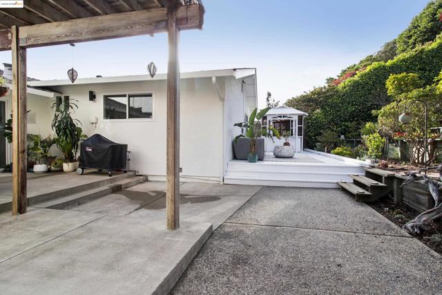 2008 Tamalpais Ave, El Cerrito CA: https://media.crmls.org/mediaz/40cec996-abb7-4ffc-a0d4-69a5cd573c18.jpg