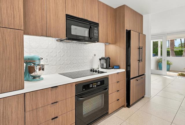 2210 E Calle Papagayo, Palm Springs, CA 92262