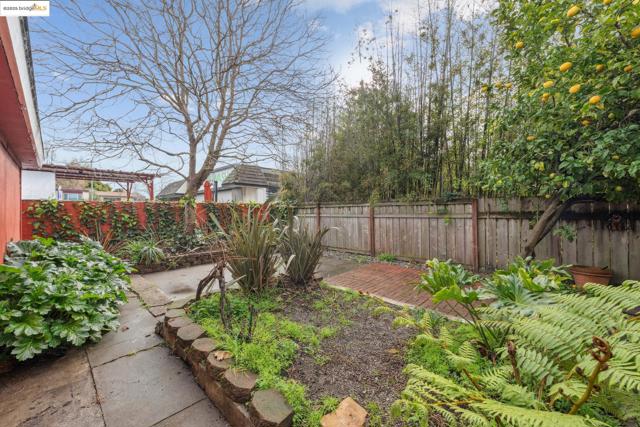 Image 32 of 36 For 5848 Occidental St