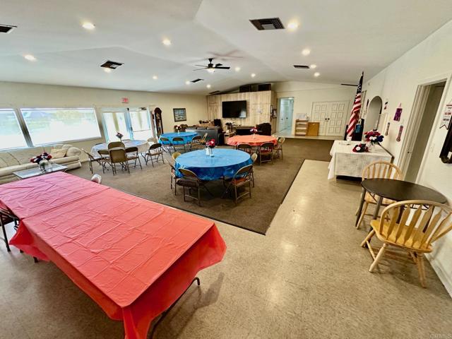 Detail Gallery Image 23 of 31 For 2130 Sunset Dr. #14,  Vista,  CA 92081 - 2 Beds | 2 Baths