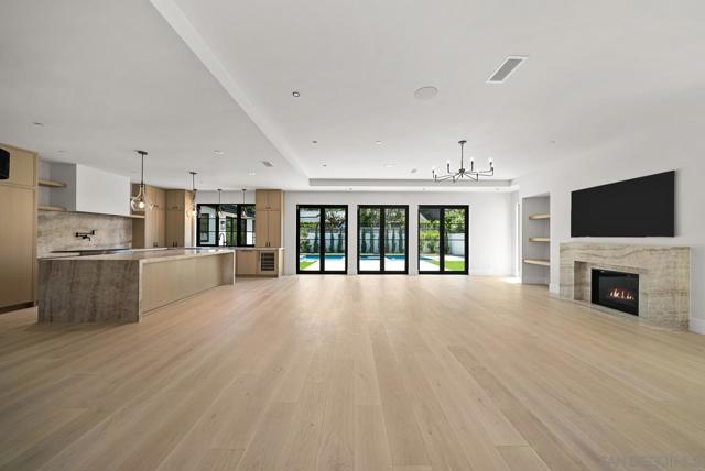 Image 7 of 52 For 2780 James Dr.