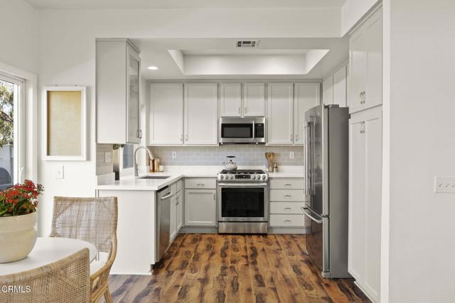 Detail Gallery Image 15 of 54 For 1164 Amberton Ln, Newbury Park,  CA 91320 - 3 Beds | 2/1 Baths