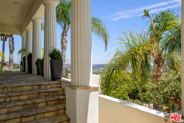 2249 Mountain Oak Drive, Los Angeles CA: https://media.crmls.org/mediaz/40d07b1a-e213-41bc-8fc9-d78ea27d2462.jpg