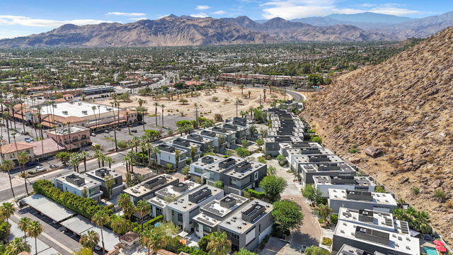 350 Goleta Way, Palm Springs CA: https://media.crmls.org/mediaz/40d08c86-d980-46cf-987d-3f26024660aa.jpg
