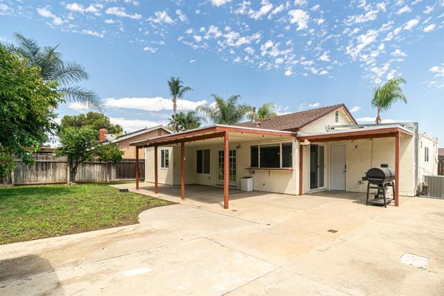 1337 Calle Colnett, San Marcos CA: https://media.crmls.org/mediaz/40d0fffb-08a9-4d5e-8911-8e2b71ec9cfc.jpg