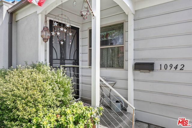 10942 Wagner Street photo 3