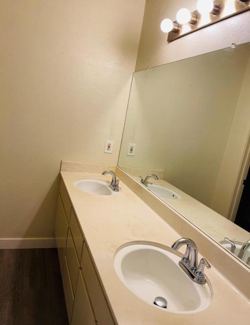 2101 Darnis Circle, Morgan Hill CA: https://media.crmls.org/mediaz/40d16f79-8414-4c06-9ff7-9bc28d74701c.jpg