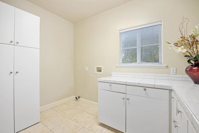 2535 San Clemente Avenue, Vista CA: https://media.crmls.org/mediaz/40d232cb-16fd-410b-b608-5d9b97cee4c8.jpg
