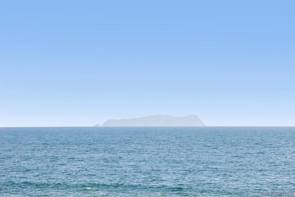 https://media.crmls.org/mediaz/40d2cf31-e280-406d-9dcb-45928298cf94.jpg?preset=X-Large