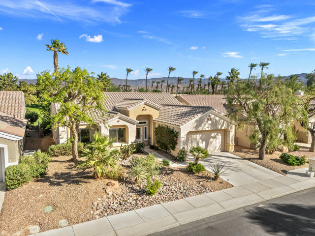 78310 Sunrise Mountain, Palm Desert CA: https://media.crmls.org/mediaz/40d2e3cf-ee7e-43ad-a5ea-1c4af2c27526.jpg