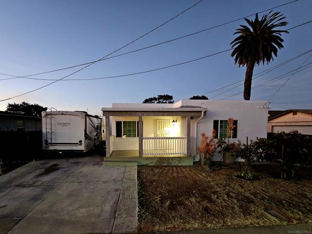 425 E 16Th St, National City CA: https://media.crmls.org/mediaz/40d3119a-3de1-4333-a5bc-26617d211b29.jpg