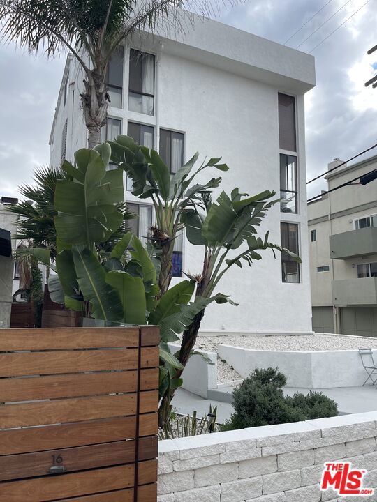 Image 27 of 58 For 14 Mast Street