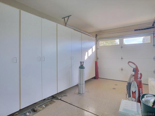 2338 LARKSPUR DR, Alpine CA: https://media.crmls.org/mediaz/40d381a0-bc91-4cd3-8792-0ef500187d9c.jpg