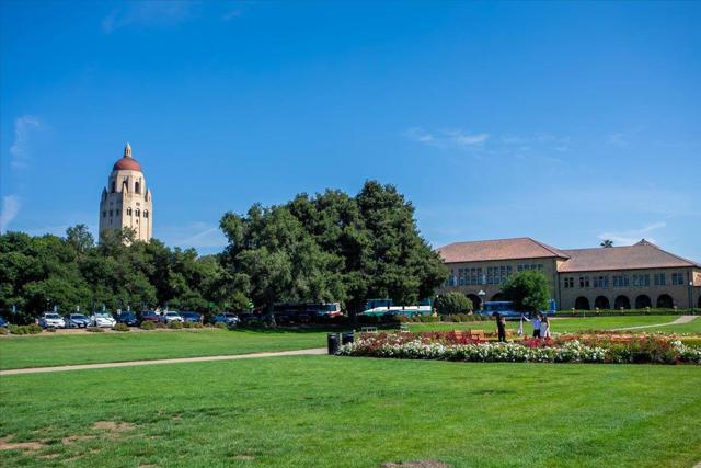 181 Centre Street, Mountain View CA: https://media.crmls.org/mediaz/40d3db8f-2bde-4a20-a6ad-8b77a744d0b3.jpg