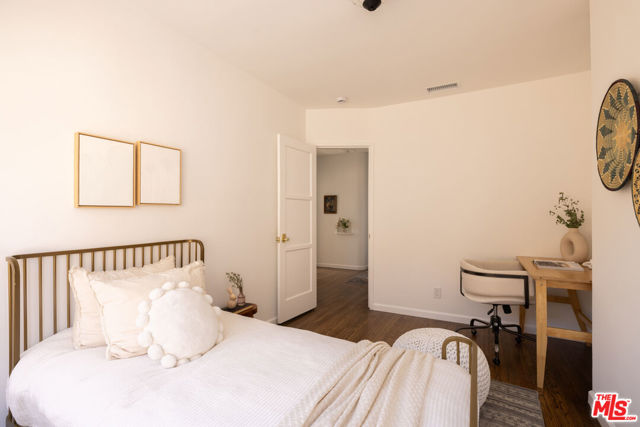 2426 W Avenue 30, Los Angeles CA: https://media.crmls.org/mediaz/40d469a8-2187-4bf2-9578-1581f0aaed41.jpg