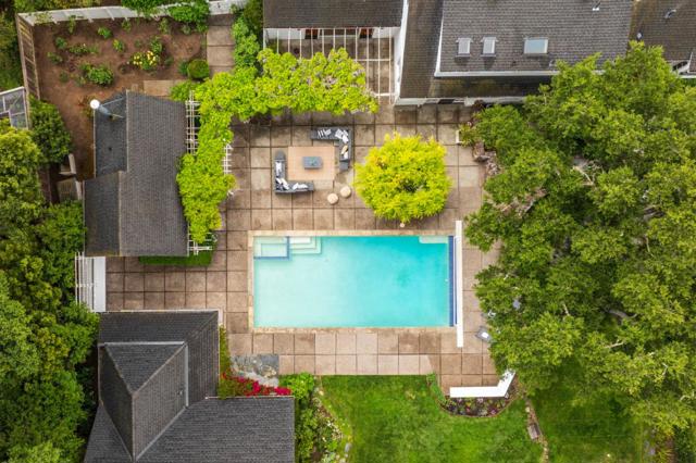 37 Lupin Lane, Atherton CA: https://media.crmls.org/mediaz/40d4866b-b064-4991-b579-ca255fac310c.jpg