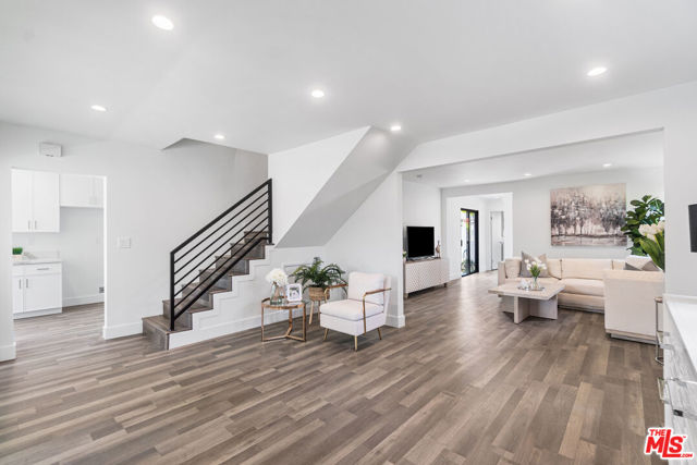 2912 Greenfield Avenue, Los Angeles CA: https://media.crmls.org/mediaz/40d49ca0-9f99-4d0c-82a6-c77cae479ff6.jpg