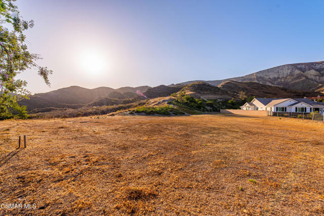 4221 Goldstone Lane, Simi Valley CA: https://media.crmls.org/mediaz/40d4cbdd-aa65-46e5-863b-d1754a008030.jpg