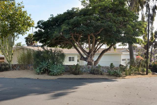 835 Cathy Lane, Cardiff by the Sea CA: https://media.crmls.org/mediaz/40d62dc8-0a42-4194-ade6-90dc25468c2f.jpg