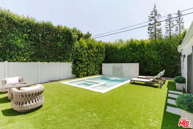 4508 Vesper Avenue, Sherman Oaks CA: https://media.crmls.org/mediaz/40d62e5b-b9c8-4b65-a803-aa01c27e2a89.jpg