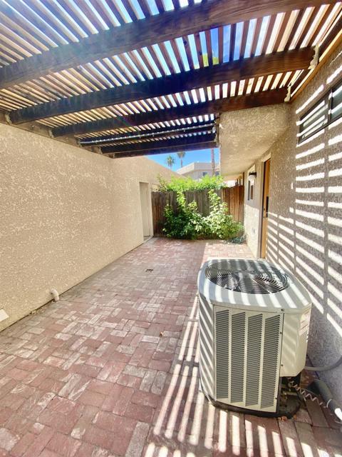 Detail Gallery Image 2 of 22 For 34354 Laura Way, Rancho Mirage,  CA 92270 - 3 Beds | 2 Baths