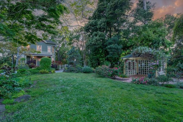 311313 Ocean View Avenue, Santa Cruz CA: https://media.crmls.org/mediaz/40d7ccc7-6bf6-4a68-b694-20be405a577a.jpg