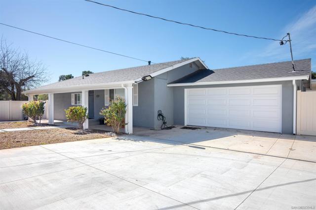 1996 Rohn Rd, Escondido CA: https://media.crmls.org/mediaz/40d94ba2-026a-4b52-8956-831e150209d5.jpg