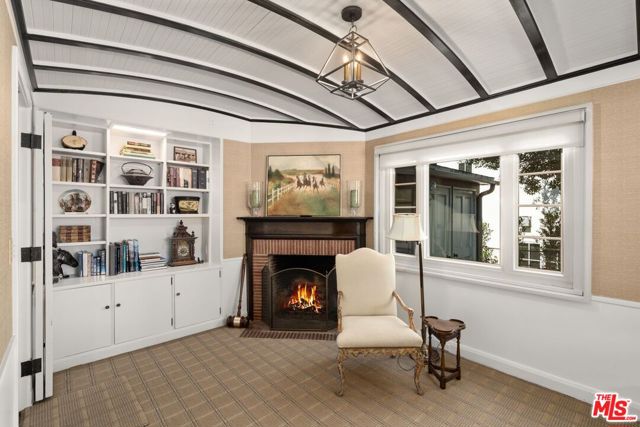 444 Loring Avenue, Los Angeles CA: https://media.crmls.org/mediaz/40da0221-09d0-4957-8b8d-e9e5205fd2ce.jpg
