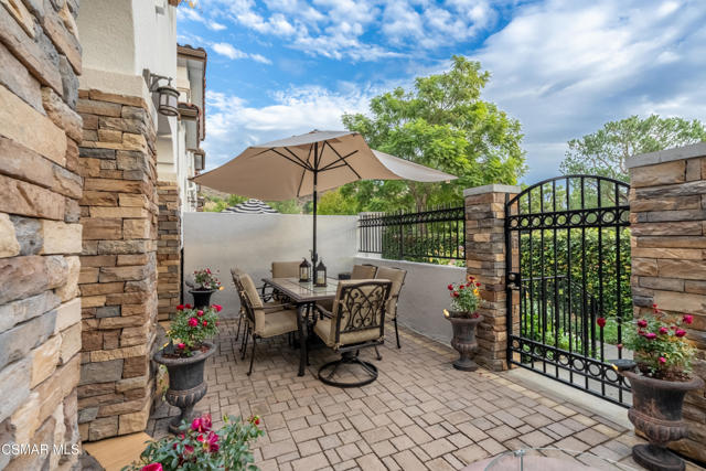 1160 Vista Canyon Lane, Newbury Park CA: https://media.crmls.org/mediaz/40da23cd-08c1-40b5-8c76-768920275b5a.jpg