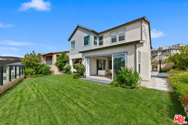 21316 Poema Place, Chatsworth CA: https://media.crmls.org/mediaz/40da3bca-036e-4af7-8a34-62a2c0958411.jpg