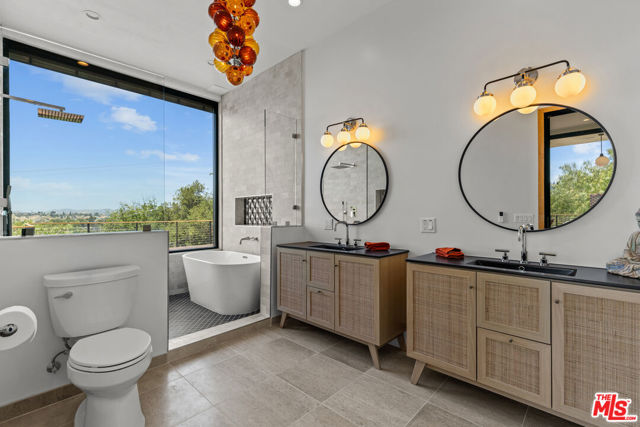4671 Bedel Street, Woodland Hills CA: https://media.crmls.org/mediaz/40da9f08-a995-4030-b87e-46dc9138d63a.jpg