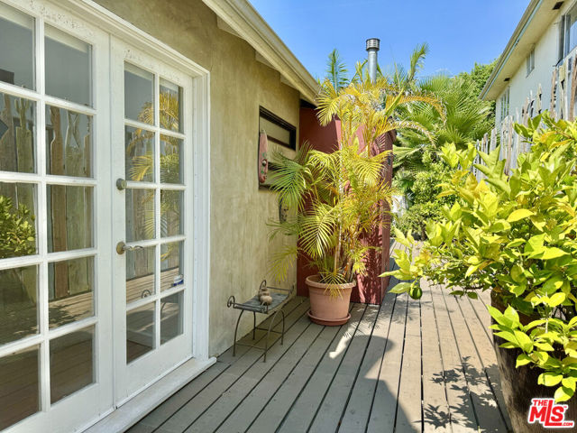 1153 N Poinsettia Place, West Hollywood CA: https://media.crmls.org/mediaz/40daf23a-5993-4fe0-931b-3d56021517b2.jpg