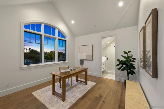 910 Balboa, Coronado CA: https://media.crmls.org/mediaz/40db3db4-cf2d-432a-97b0-8cda9a62f7f4.jpg