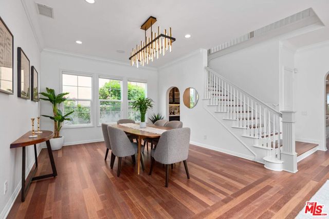 4110 Prado De Los Zorros, Calabasas CA: https://media.crmls.org/mediaz/40db4f27-2b4b-4956-a22a-1eddf0e64707.jpg