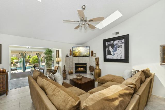 37369 Bankside Drive, Cathedral City CA: https://media.crmls.org/mediaz/40dc0fee-2c09-4e57-ae81-3415db5b1952.jpg