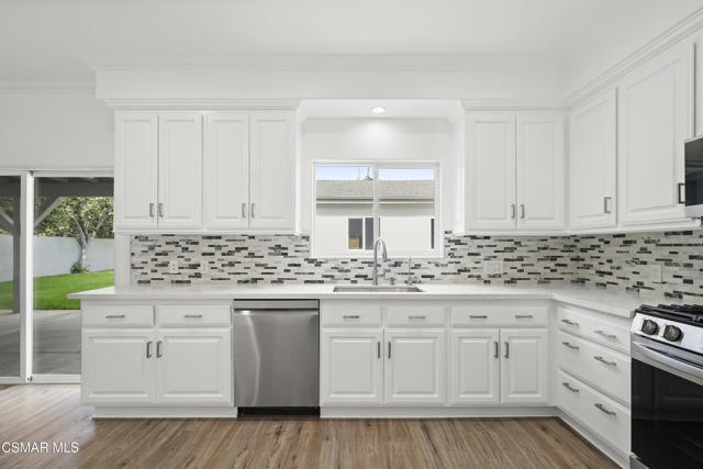 16005 Parthenia Street, North Hills CA: https://media.crmls.org/mediaz/40dce6a2-1e74-4e69-851c-27029bd53d33.jpg