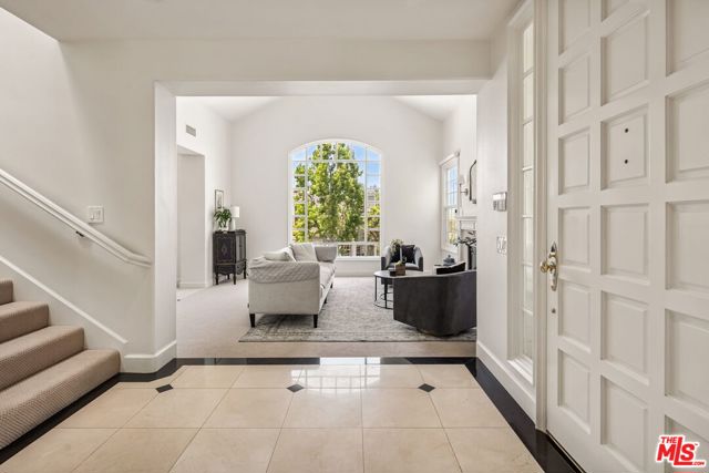 11737 Gwynne Lane, Los Angeles CA: https://media.crmls.org/mediaz/40dd54e1-982e-4c40-b3a9-3587c66aa9df.jpg
