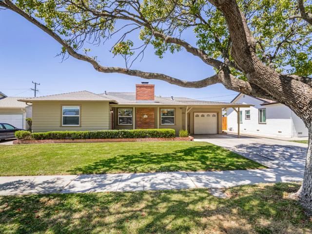 1233 Monroe Street, Salinas CA: https://media.crmls.org/mediaz/40dd5a1a-8ec4-4dd7-8853-6bcdd5cc79b0.jpg