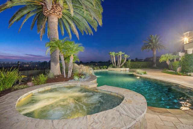 5015 Rancho Quinta Bend, San Diego CA: https://media.crmls.org/mediaz/40dd5add-d87c-4197-a187-aa1130102e80.jpg