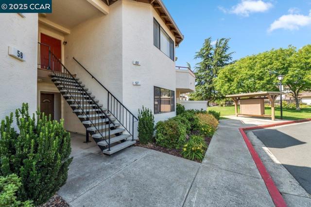 5050 Valley Crest Dr, Concord CA: https://media.crmls.org/mediaz/40ddada9-2aa8-449d-898f-963de46f388f.jpg