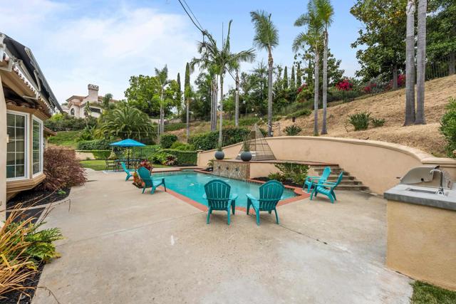 18150 Via Ascenso, Rancho Santa Fe CA: https://media.crmls.org/mediaz/40ddc671-f807-4648-9147-e1f5504f4f21.jpg