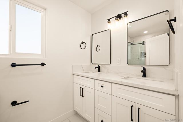 3781 Ashford St, San Diego CA: https://media.crmls.org/mediaz/40ddcbc4-4bad-4f30-a278-f5df7737b04c.jpg