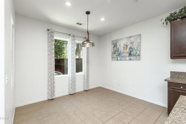 Detail Gallery Image 12 of 28 For 9814 Buckhorn Peak Dr, Bakersfield,  CA 93311 - 3 Beds | 2 Baths