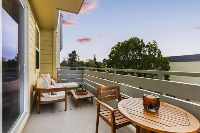 1304 Barbet Circle, Sunnyvale CA: https://media.crmls.org/mediaz/40dec214-72fa-4e43-b4b8-c7a4ccffef4c.jpg