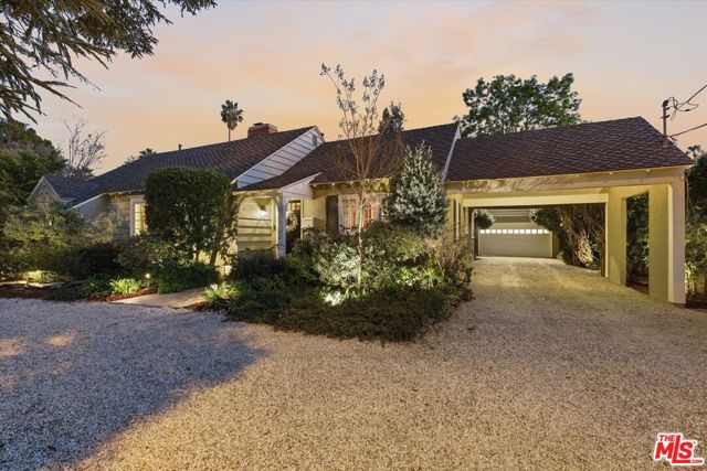 11122 Valley Spring Lane photo 6