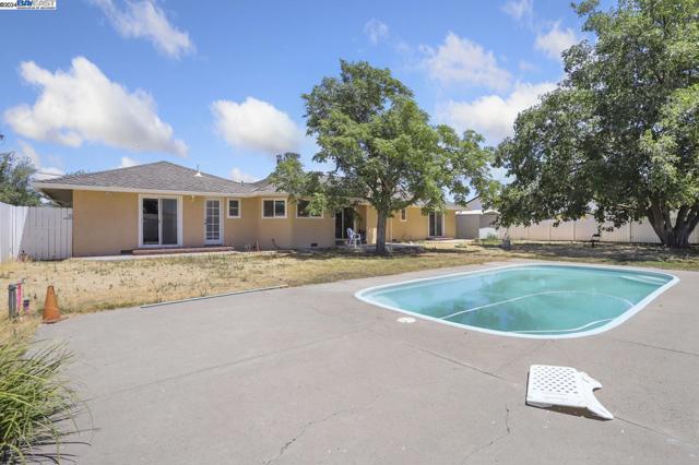 Image 41 of 47 For 16650 Von Sosten Road
