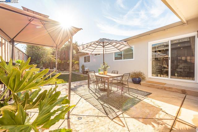 41327 Erma Ave, Fremont CA: https://media.crmls.org/mediaz/40dfc081-f9b1-4a5b-9f79-9c4eab975d7a.jpg