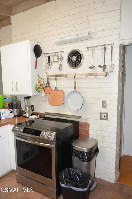 550 Arch Place, Glendale CA: https://media.crmls.org/mediaz/40e077af-f4fa-4d11-b949-d2e632cd57bb.jpg