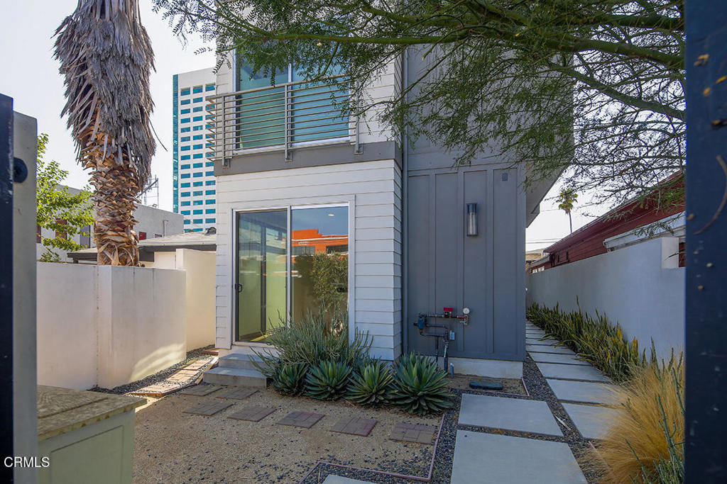 215 N Hollywood WayBurbank img 3